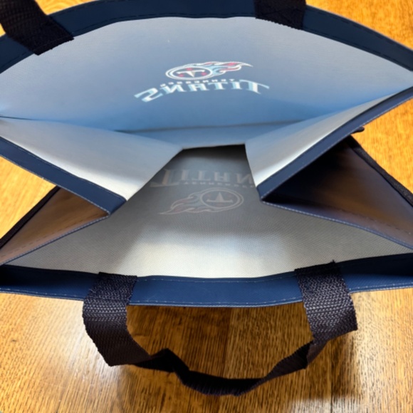 TN Titans reusable tote bag featuring the Tennessee Titans logo-NWOT - Picture 4 of 4